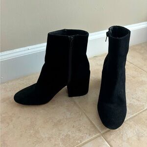 Suede ankle boots from Urban Outfitters, Black, Size 7